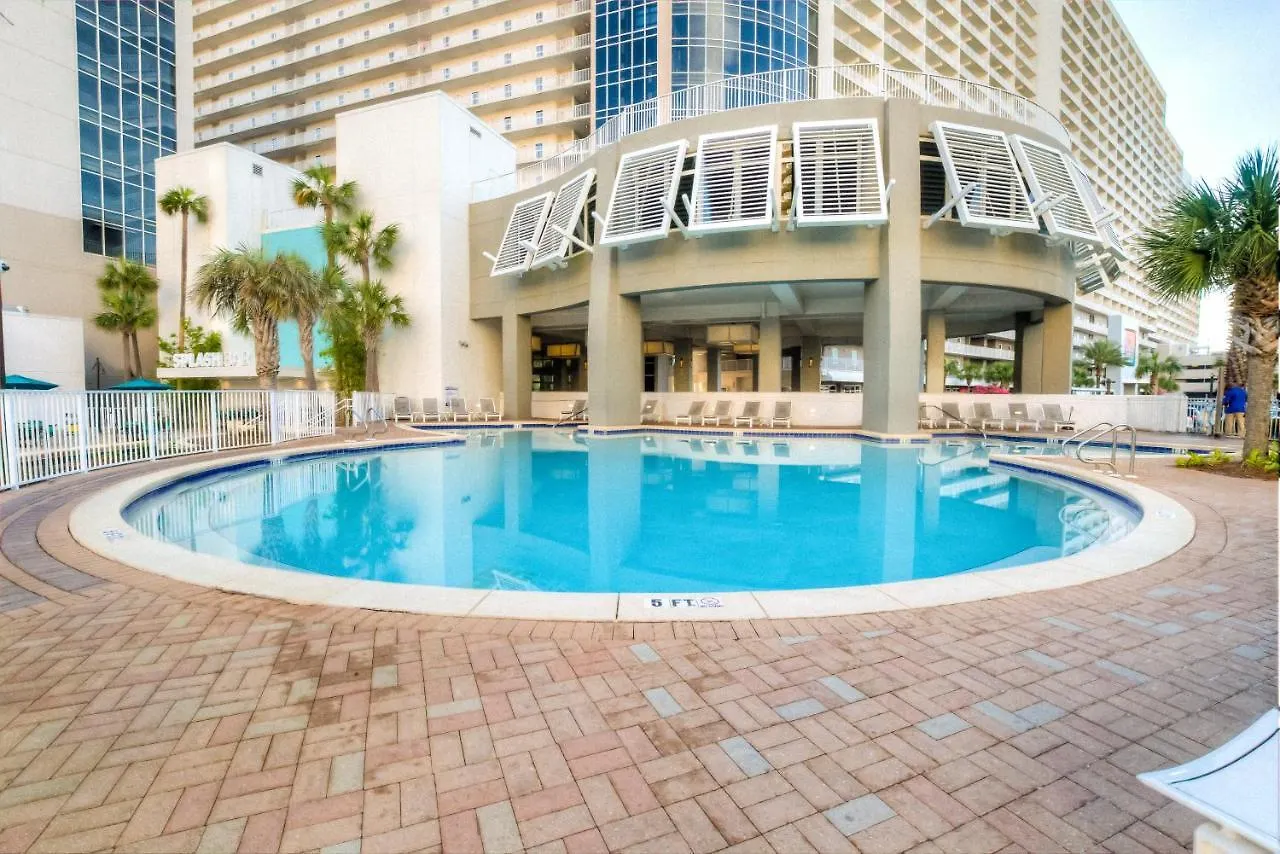 Semesterbostad Laketown 302! Beautiful 1 Bd, 2Ba! Lower Floor, Multiple Pools! Panama City Beach