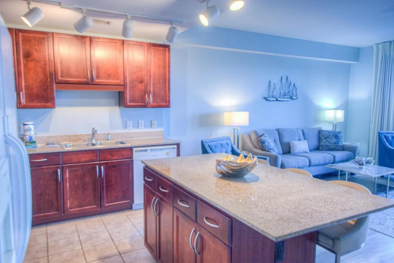 Semesterbostad Laketown 302! Beautiful 1 Bd, 2Ba! Lower Floor, Multiple Pools! Panama City Beach USA